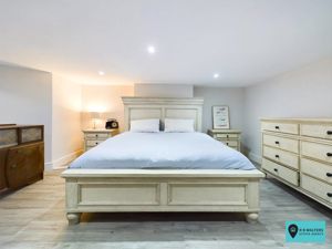 Bedroom- click for photo gallery